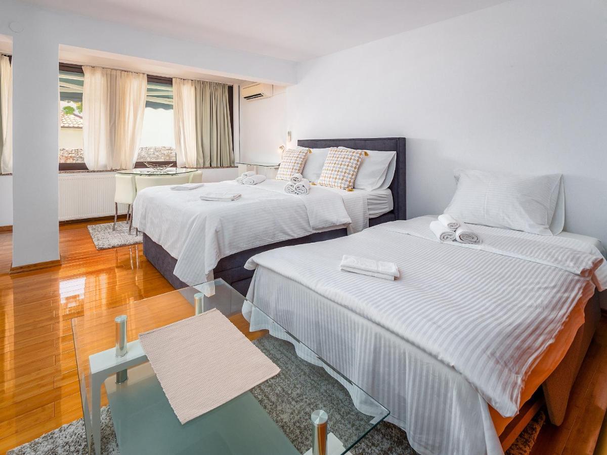 Studio Apartment "Kalina" 550 M From Sea 리예카 외부 사진